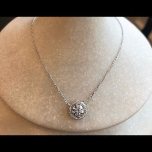 ❤️Gold Plated Round Halo Pendant Necklace❤️